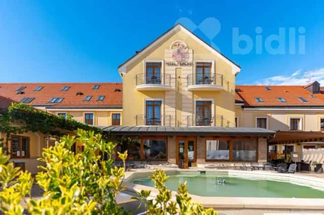 hotel v Lednici, 21. dubna, Lednice, okres Břeclav