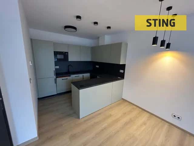 Pronájem bytu 2+kk s balkónem v Pardubicích (ul. Husova, Bílé Předměstí), Pardubice