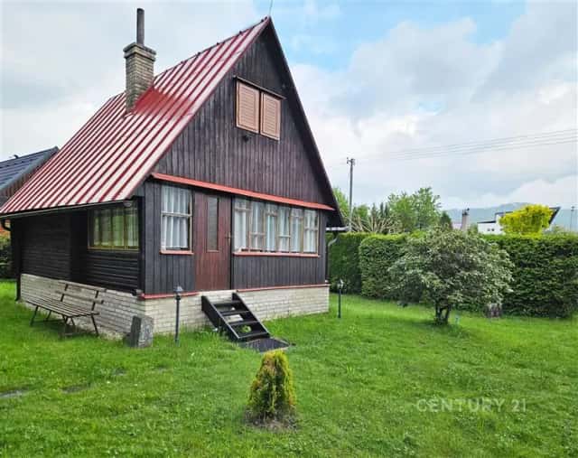 Chata 50 m2 s pozemkem 605 m2 v Rožnově pod Radhoštěm – pěšky do centra, u sportovního areálu, Pod strání, Rožnov pod Radhoštěm, okres Vsetín