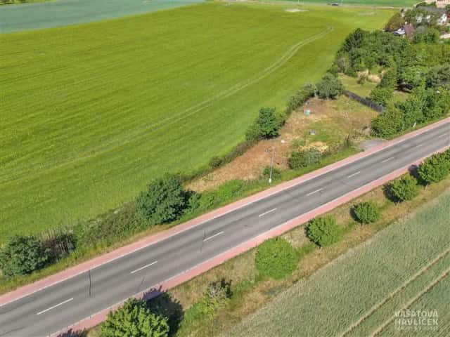 Stavební pozemek pro bydlení na dosah města i přírody, Hradec Králové