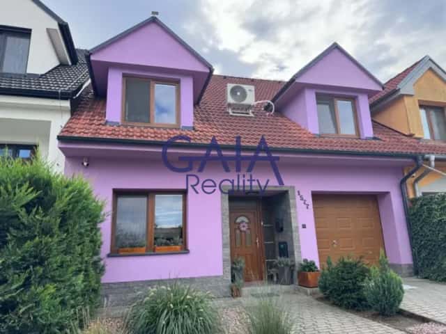 Prodej krásného domu 4+1 s terasou, bazénem a zahradou, V. Nezvala, Dubňany, okres Hodonín
