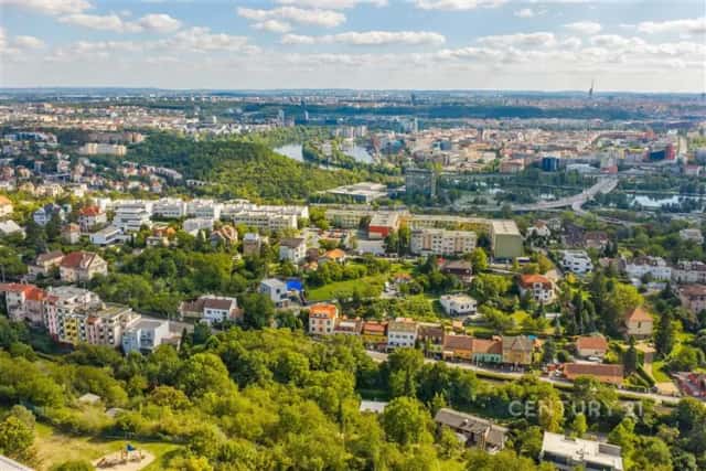 Prodej unikátního stavebního pozemku Praha Troja, U sloupu, Praha