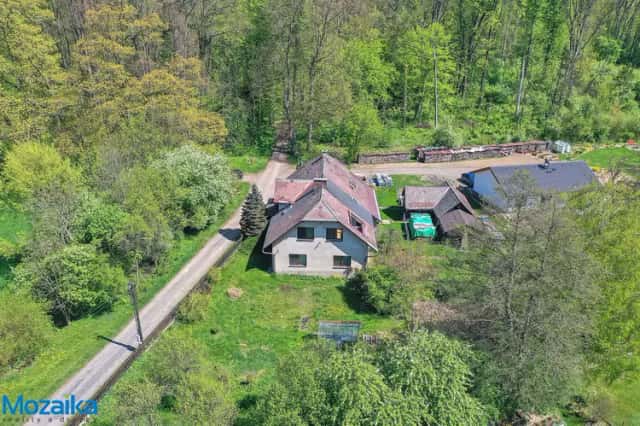 Velký rodinný dům u lesa na okraji Letohradu, ul.Taušlova. CP 1175 m2, Taušlova, Letohrad, okres Ústí nad Orlicí