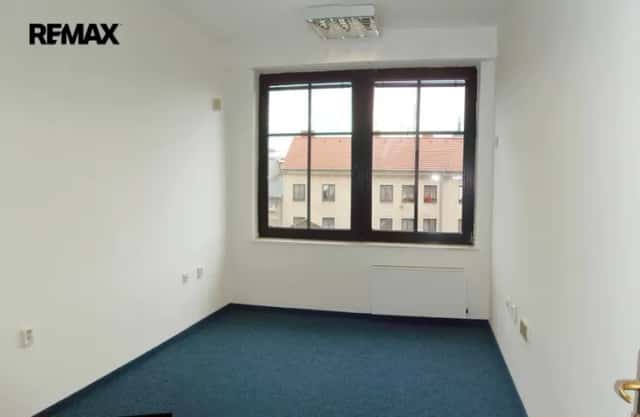 Prodej garážového stání se sklepem, Residence Růžák, Karlovy Vary