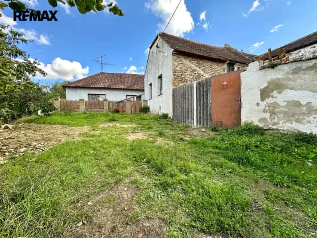 Pronájem haly výroba/sklad, CP 2100 m2, Měnín, okres Brno - venkov, Měnín, okres Brno-venkov