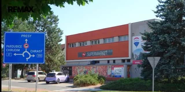 Pronájem celého patra v obchodním centru ve Slatiňanech, Vítězství, Slatiňany, okres Chrudim