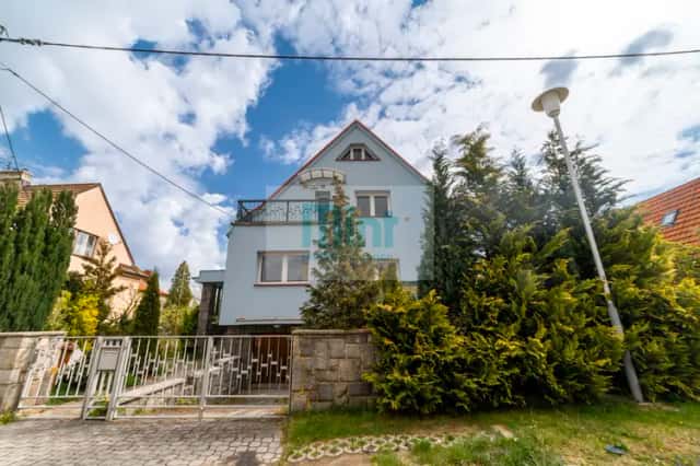 Prodej vícegeneračního domu 3+kk a 4+1 [250 m2 ] se zahradou [529 m2 ], ulice Knejzlíkova, Ostrava, Knejzlíkova, Ostrava, okres Ostrava-město