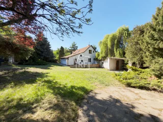 Prodej staršího rodinného domu 4+1, pozemek 2814 m2 v obci Liteň, Pod Babkou, Liteň, okres Beroun