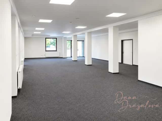 Prodej komerčního objektu s všestranným potenciálem 546,5 m2 a pozemkem v centru Hlinska 2067 m2, Hřbitovní, Hlinsko, okres Chrudim