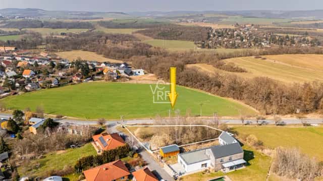 Prodej pozemku 1419 m2 určeného k výstavbě RD v obci Svinaře, Květinová, Svinaře, okres Beroun
