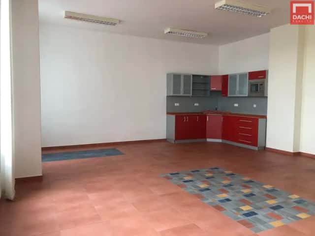 Pronájem souboru 7 kanceláří se zasedačkou a kuchyní, 200 m2, Olomouc Chválkovice, Olomouc