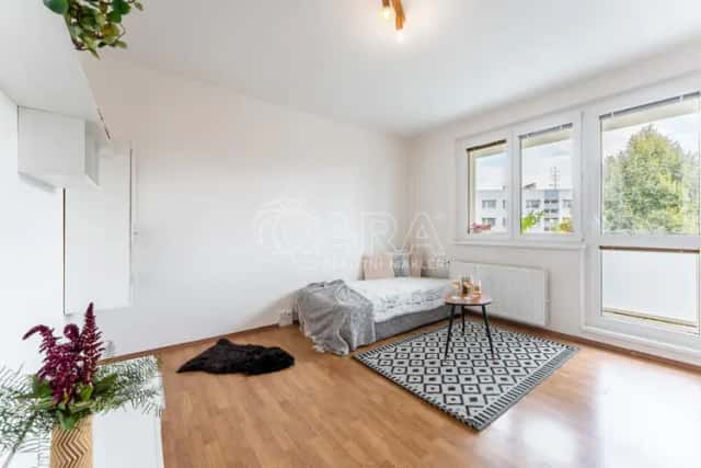 Pronájem souboru tří otevřených kanceláří 97 m2, Olomouc Chválkovice., Olomouc