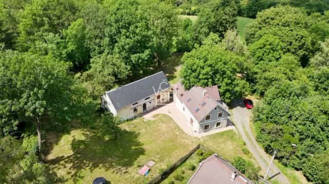 Prodej rodinného domu 4+1 s garáží a rozlehlým pozemkem 2 906 m2 – Stráž nad Ohří, část Kamenec, Stráž nad Ohří, okres Karlovy Vary