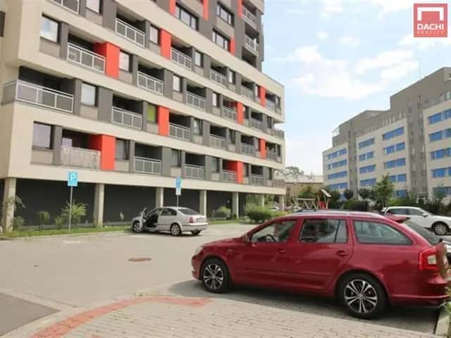 Pronájem venkovního stání pro parkování v Olomouci, lokalita Řepčín, ulice gen. Píky, gen. Píky, Olomouc