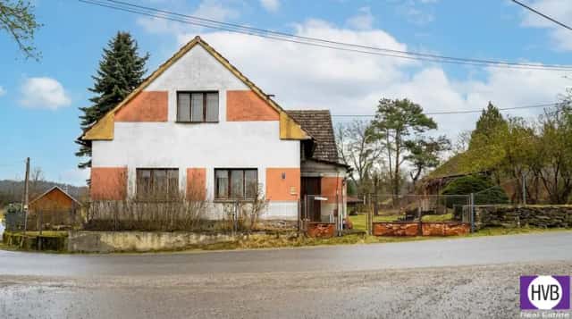 Prodej RD/zemědělské usedlosti k rekonstrukci, pozemek 1298 m2, Neveklov-Bělice, okr. Benešov, Neveklov, okres Benešov