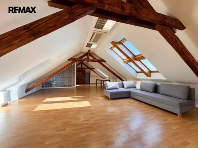 Pronájem podkrovní kanceláře 120 m2 s parkováním a zázemím, Čs. armády, Bohumín, okres Karviná