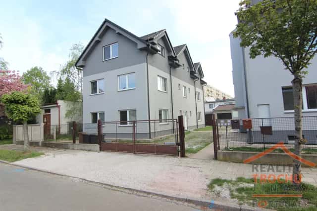 Pronájem bytu 2+kk, 43 m2, Sládkova ul., Hradec Králové, Sládkova, Hradec Králové
