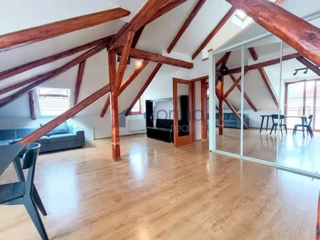 Pronájem pěkného půdního bytu 3+kk, 90 m2, ul. Klapkova, Praha 8 - Kobylisy, v blízkosti metra C, Klapkova, Praha