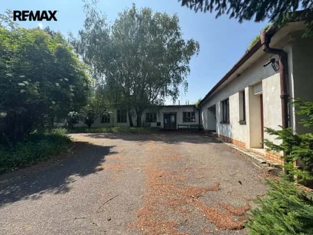 Prodej komerční budovy cca 662 m2 s pozemky 4428 m2, Kunovice, Osvobození, Kunovice, okres Uherské Hradiště