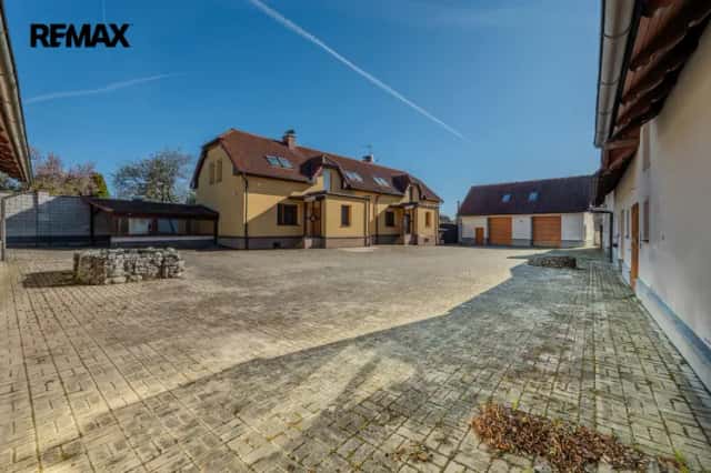 Investiční areál s projektem 10 apartmánů a dalším stavebním pozemkem | Radimovice u Prahy, Petříkov, okres Praha-východ