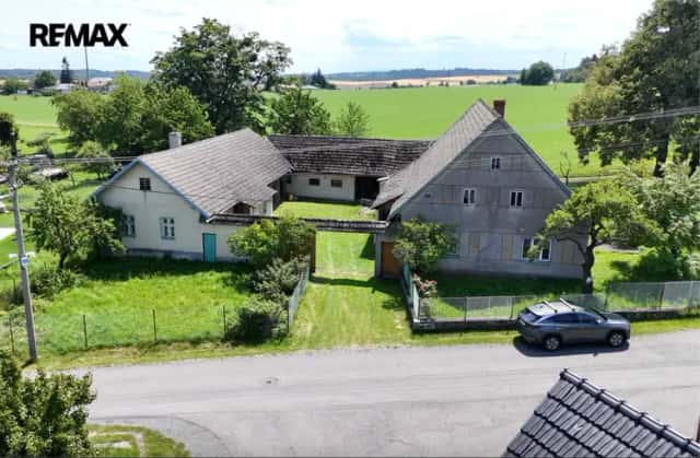 Prodej venkovského stavení s rozsáhlým pozemky 2 014 m2 v obci Spálov, Spálov, okres Nový Jičín