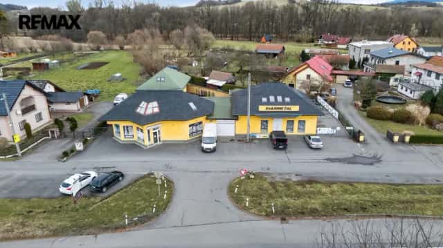 Obchodně - skladový areál se zázemím a parkováním na frekventovaném místě., Skotnice, okres Nový Jičín