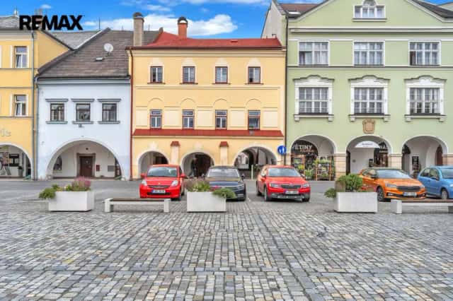 Prodej domu na náměstí v Hostinném, Hostinné, okres Trutnov
