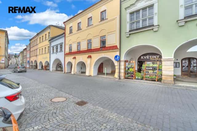 Prodej bytového domu na náměstí v Hostinném, Hostinné, okres Trutnov
