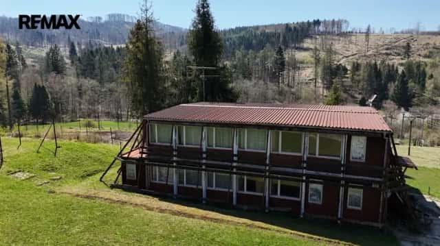 INVESTIČNÍ PŘÍLEŽITOST: Prostorná chata v srdci Valašských lesů – Rajnochovice, Rajnochovice, okres Kroměříž