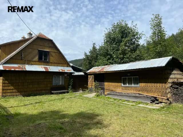 Chalupa se zahradou v Beskydech, Velké Karlovice, okres Vsetín