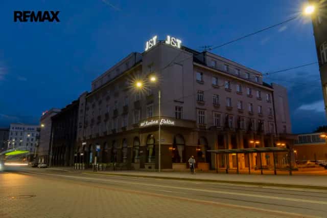 Prodej akciové společnosti s plně obsazenou výnosovou budovou centrum Ostravy., Umělecká, Ostrava, okres Ostrava-město