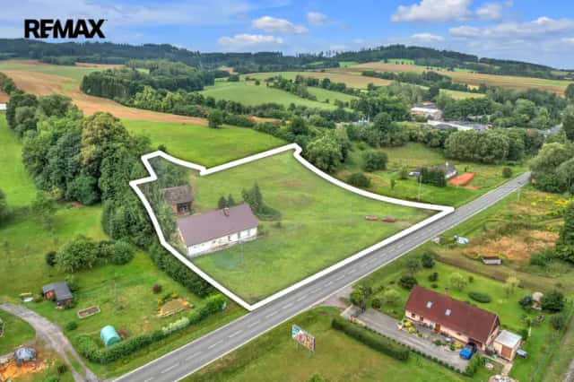 Chalupa v Chotěvicích s rozsáhlými pozemky, Chotěvice, okres Trutnov