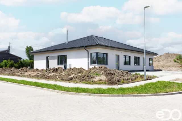 Prodej bytové jednotky 4+kk v novostavbě dvojdomu, Dalovice, okres Mladá Boleslav