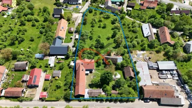 Samostatně stojící rodinný dům s novou střechou a zahradou – Ostrata, Ostrata, okres Zlín