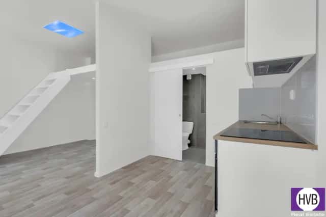 Prodej bytu 1+kk, 24,6 m2 + 6 m2 patro na spaní, OV, Praha 3 - Žižkov, Husitská, Praha