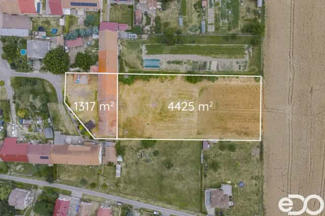 Prodej usedlosti s pozemkem pro rezidenční výstavbu, Mokrovousy, okres Hradec Králové