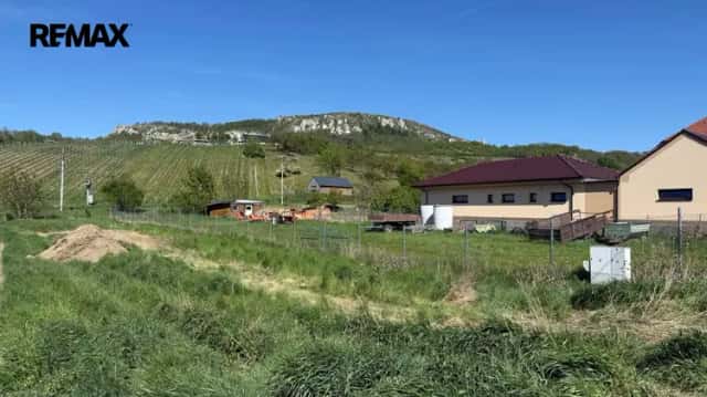 Prodej pozemku pro výstavbu rodinného domu i stavební záměr, Bavory u Mikulova, Bavory, okres Břeclav