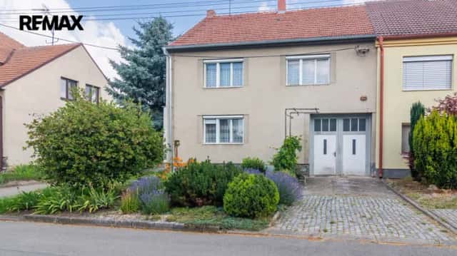 rodinný dům 5+1 s průjezdem, Velké Bílovice, CP 230 m2, Velké Bílovice, okres Břeclav