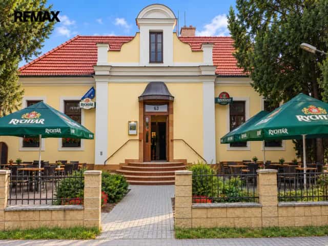 Prodej komerčního objektu s restaurací, bytem 2+kk a garáží – Koryčany, Zámecká, Koryčany, okres Kroměříž