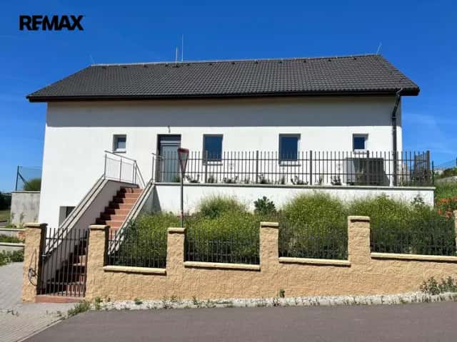 Moderní rodinný dům s velkou zahradou - Výběr nejvýhodnější nabídky, Dobšice, okres Znojmo