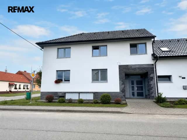 Prodej bytového domu se 4 jednotkami a parkovacím stáním v Ratíškovicích, 287 m2, Rohatecká, Ratíškovice, okres Hodonín