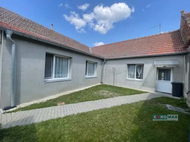 Prodej přízemního domu 4+kk se zahradou, garáží v Břeclavi – Poštorné, Hlavní, Břeclav