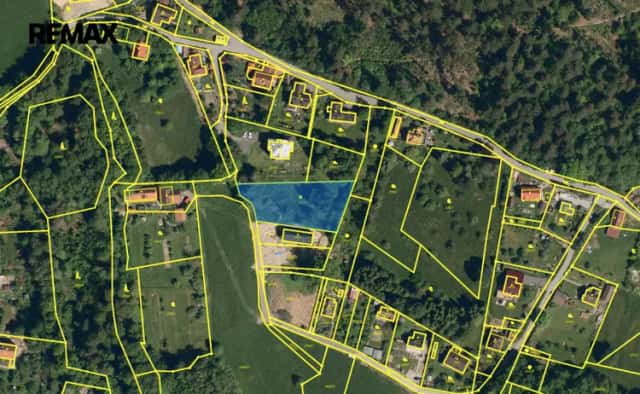 Prostorný pozemek 1 900 m2 pro bydlení v Rožnově pod Radhoštěm, Rožnov pod Radhoštěm, okres Vsetín