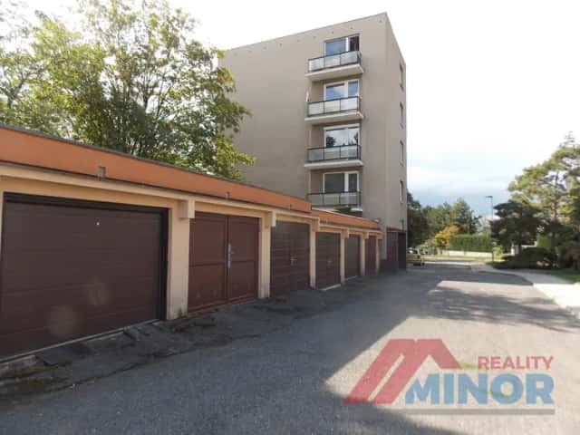 Pronájem garáže, 20 m2, elektřina k dispozici, ul. O. Scheinpflugové, Slaný, Slaný, okres Kladno
