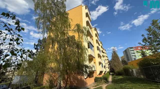 Prodej bytu 3+1 75 m2, Třebíč, Nové Dvory, lodžie, sklep, výtah, Jar. Heyrovského, Třebíč