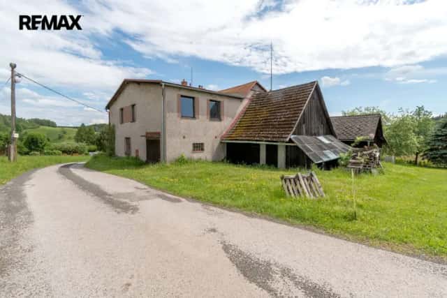 Prodej rodinného domu se 2 bytovými jednotkami, pozemek 1.956 m2, Čermná - okres Trutnov, Čermná, okres Trutnov