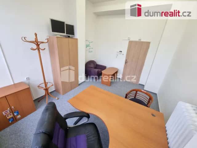 Exkluzivně nabízíme k pronájmu komerční prostor v Kralupech nad Vltavou – Lobeček, Kralupy nad Vltavou, okres Mělník