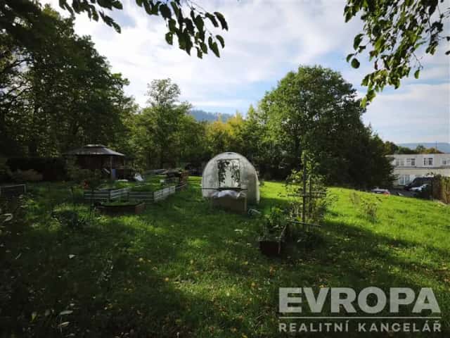 Prodej pozemku určeného k zástavbě o výměře 1243 m2 v Děčíně, část Březiny., Děčín