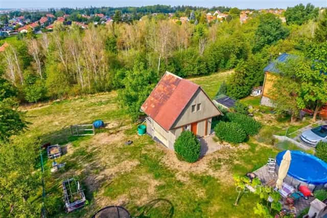 Chata v Dolních Jirčanech s velkým pozemkem a potenciálem výstavby, Trnková, Psáry, okres Praha-západ