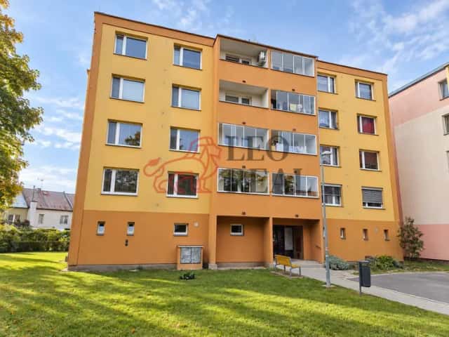 Zrekonstruovaný byt 2+kk se zasklenou lodžií a klimatizací – 38 m2, Hulín, okres Kroměříž